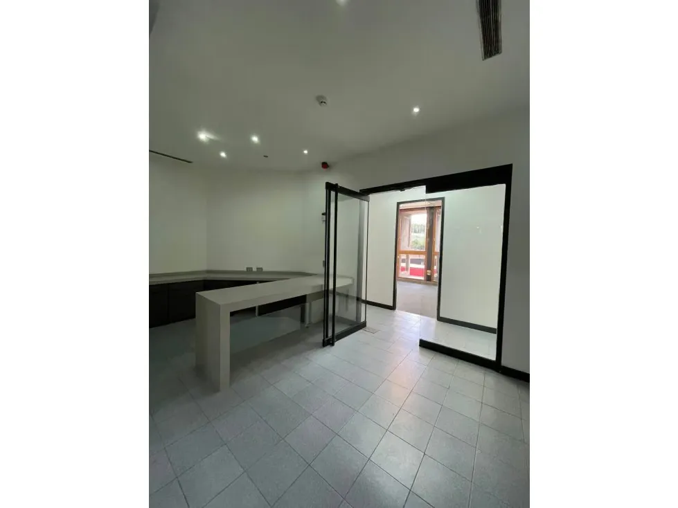 OFICINA - LAS MERCEDES - 257 Mts2 - 6