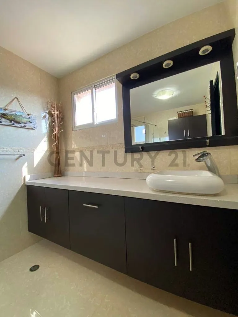 Ofrece en Venta Palafito ubicado en el conjunto Residencial Casas Bote C, L. - 10