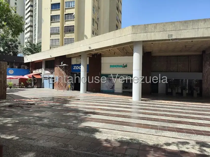Comercial (Local Comercial) en Alquiler en Los Dos Caminos, Distrito Metropolitano