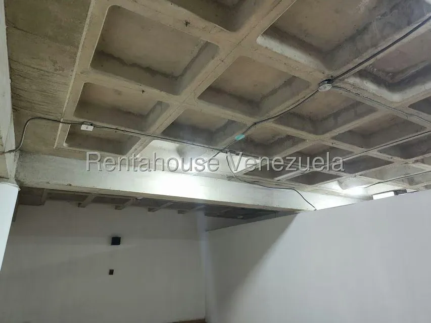 Local Comercial en Alquiler en Los Dos Caminos, Distrito Metropolitano - 14