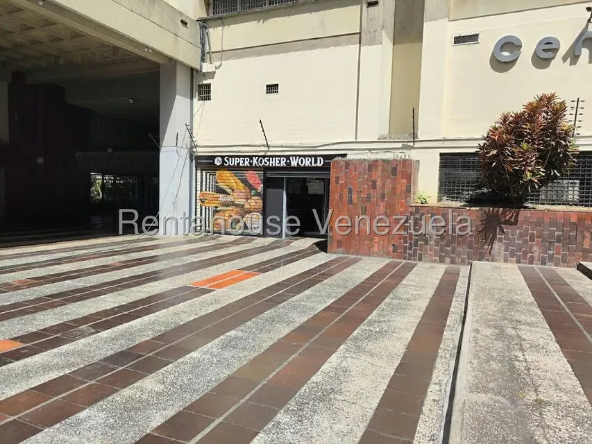 Local Comercial en Alquiler en Los Dos Caminos, Distrito Metropolitano - 2