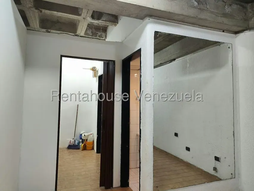 Local Comercial en Alquiler en Los Dos Caminos, Distrito Metropolitano - 5