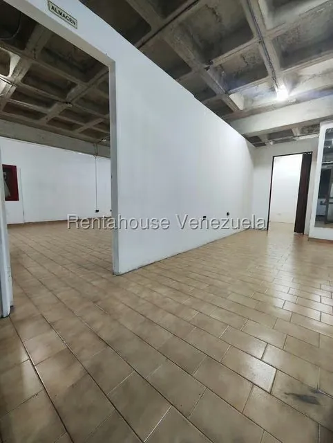 Local Comercial en Alquiler en Los Dos Caminos, Distrito Metropolitano - 10