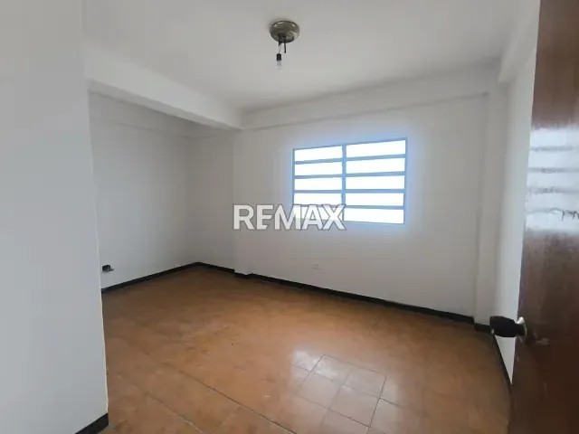 Casa edificio comercial en venta en Petare, Mirador del Este sector El Nazareno - 5