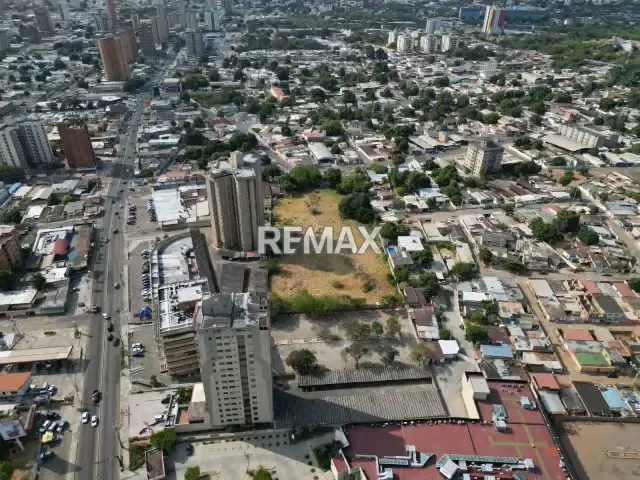 TERRENO EN ALQUILER AL LADO DEL EDIFICIO IPPLUZ, AVENIDA DELICIAS - 6