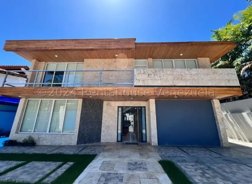 Casa (1 Nivel) en Venta en Prados del Este, Distrito Metropolitano