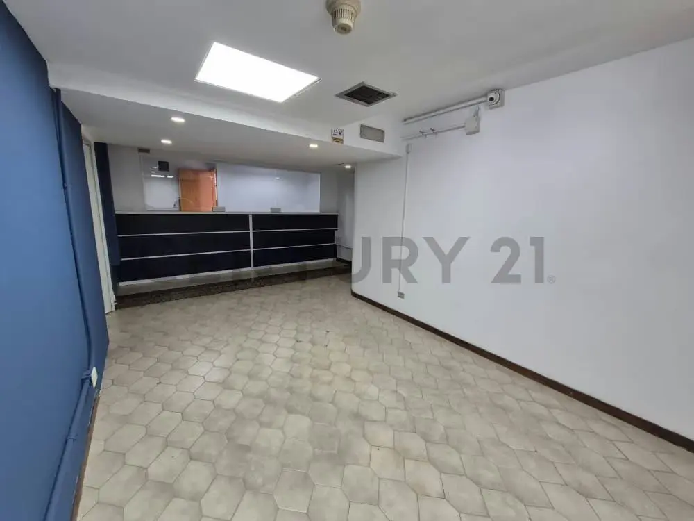 Century21 ofrece en venta Quinta para uso empresarial - 2