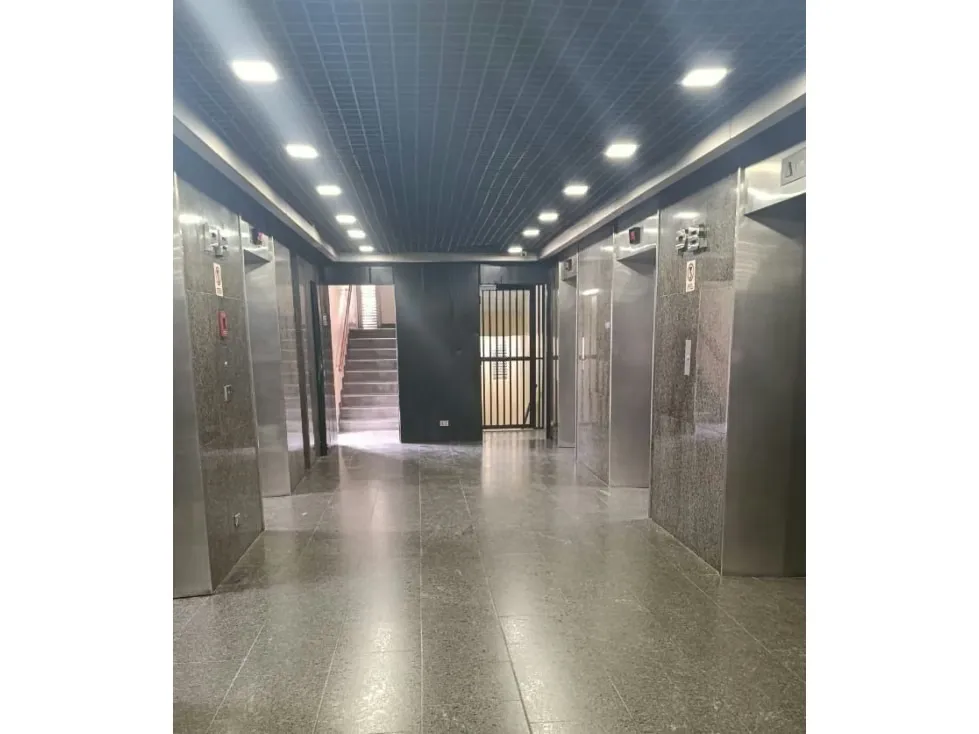 Oficina en Alquiler en Plaza Venezuela 128mts/2B - 4