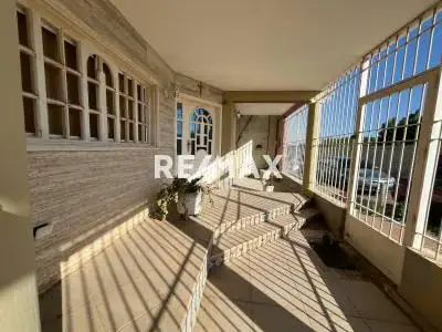 Casa de dos niveles conjunto cerrado Virtudes II disponible en alquiler