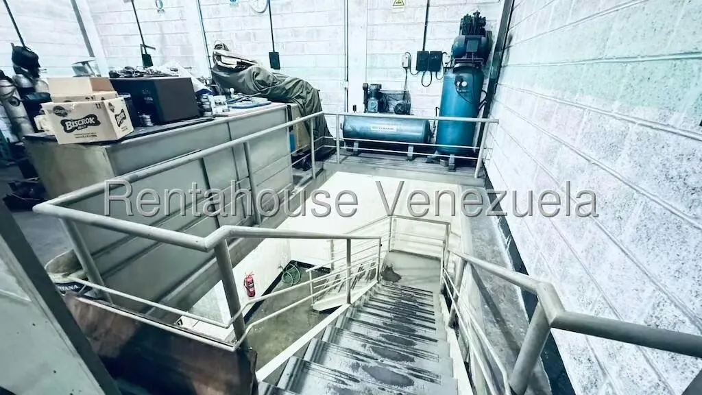 Galpon - Deposito en Venta en Parroquia La Candelaria, Distrito Metropolitano - 38