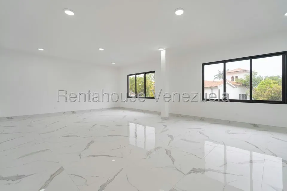 Casa (Duplex) en Venta en Country Club, Distrito Metropolitano - 21