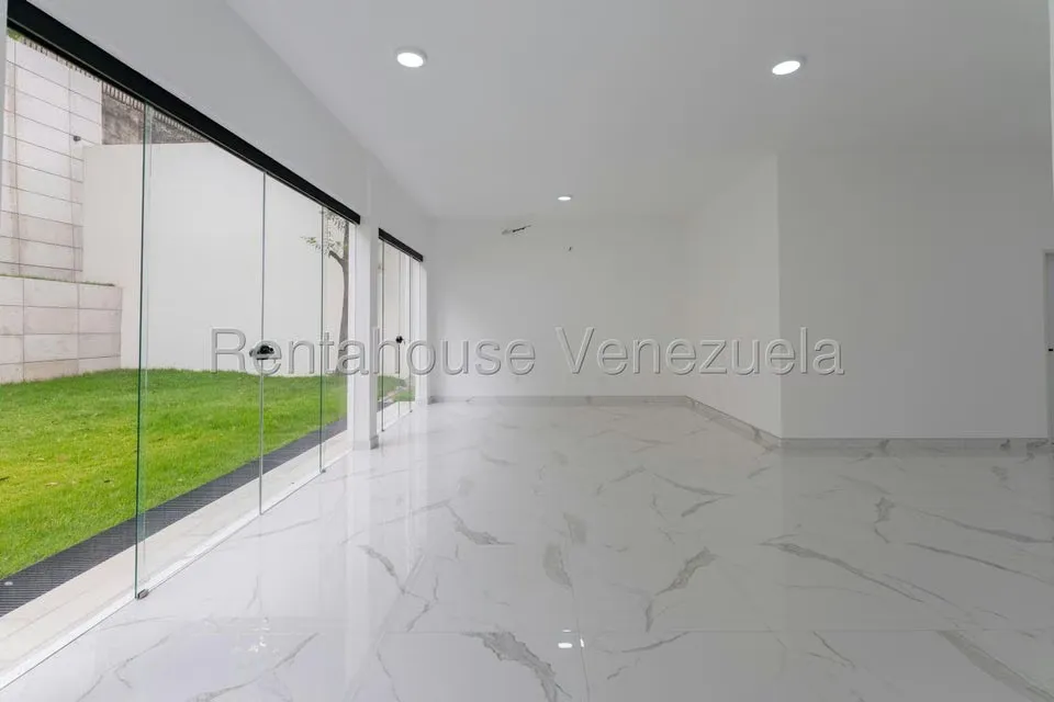 Casa (Duplex) en Venta en Country Club, Distrito Metropolitano - 24