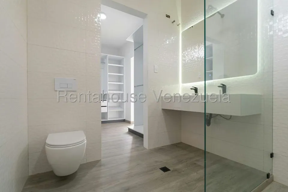 Casa (Duplex) en Venta en Country Club, Distrito Metropolitano - 31