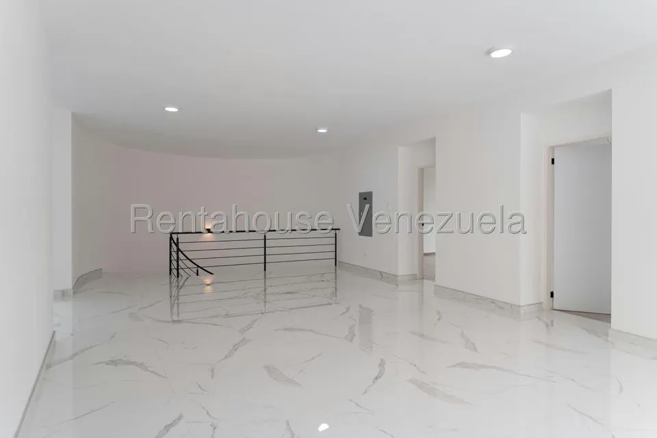 Casa (Duplex) en Venta en Country Club, Distrito Metropolitano - 37