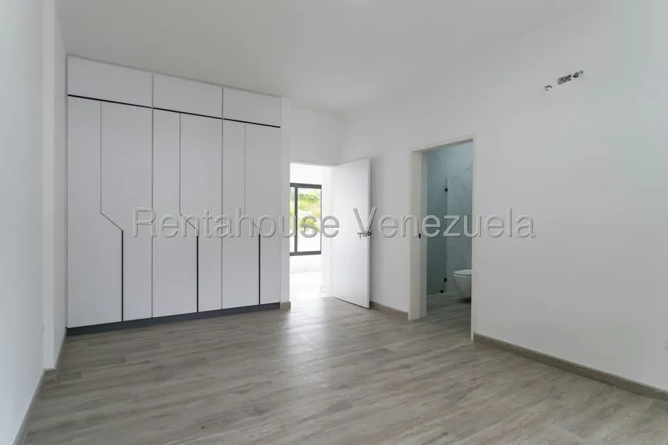 Casa (Duplex) en Venta en Country Club, Distrito Metropolitano - 45