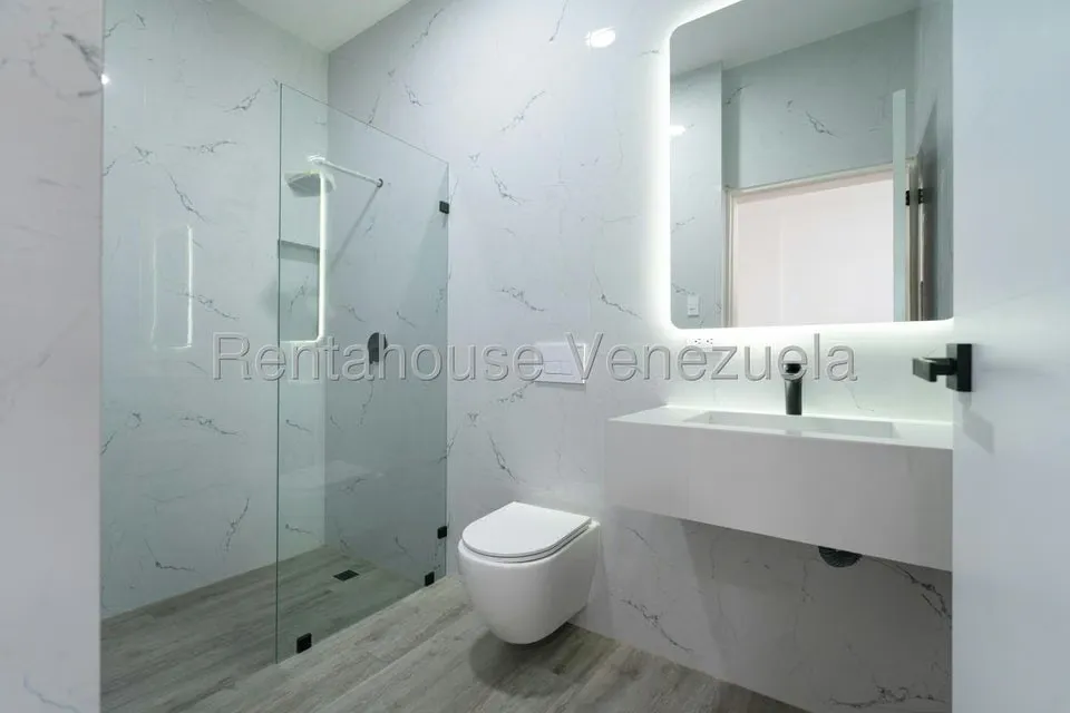 Casa (Duplex) en Venta en Country Club, Distrito Metropolitano - 46