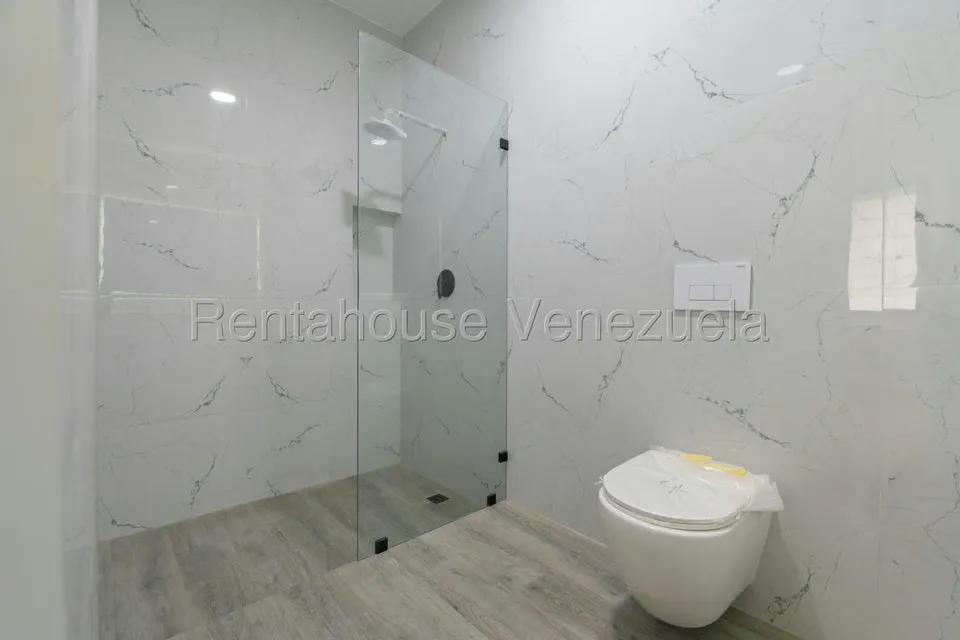 Casa (Duplex) en Venta en Country Club, Distrito Metropolitano - 49