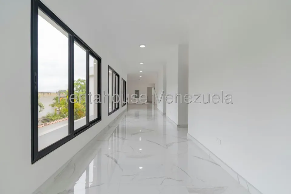 Casa (Duplex) en Venta en Country Club, Distrito Metropolitano - 56