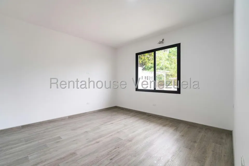 Casa (Duplex) en Venta en Country Club, Distrito Metropolitano - 60