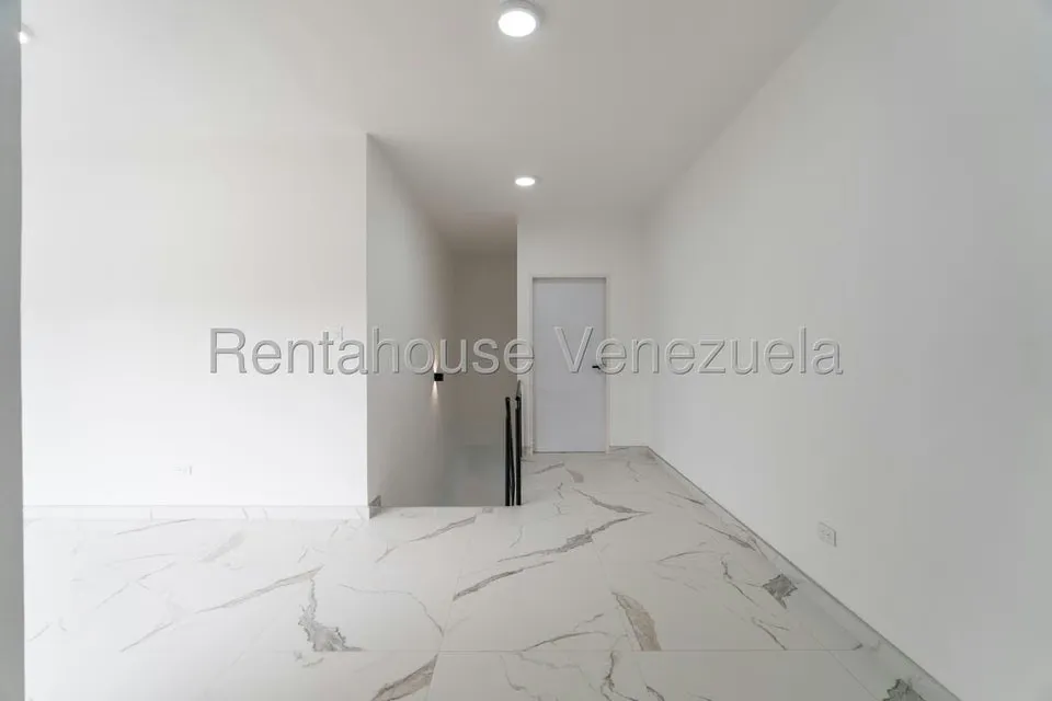 Casa (Duplex) en Venta en Country Club, Distrito Metropolitano - 62