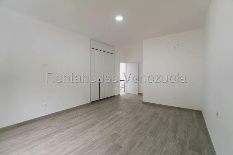 Casa (Duplex) en Venta en Country Club, Distrito Metropolitano - 65