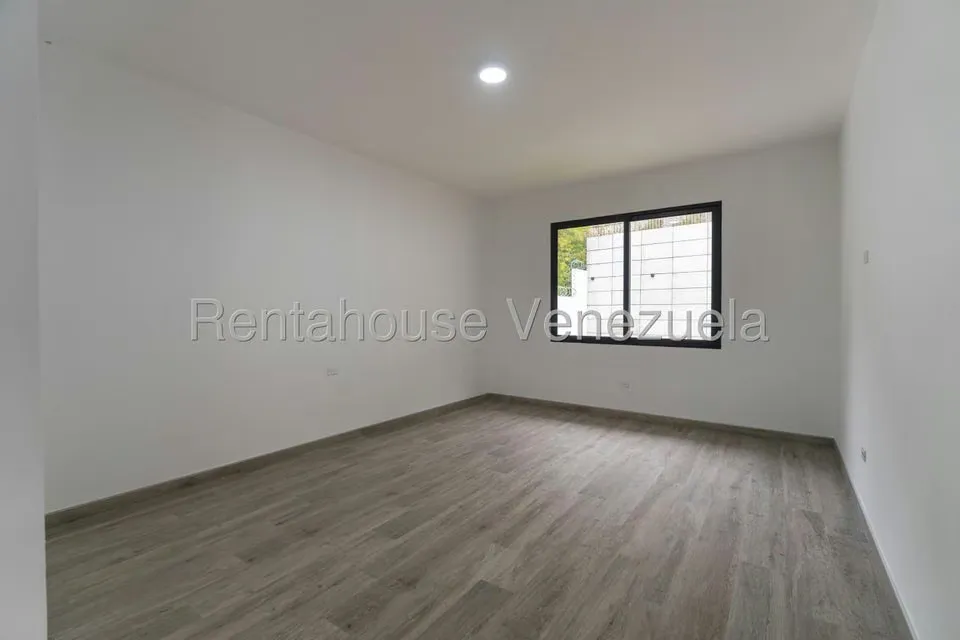 Casa (Duplex) en Venta en Country Club, Distrito Metropolitano - 66