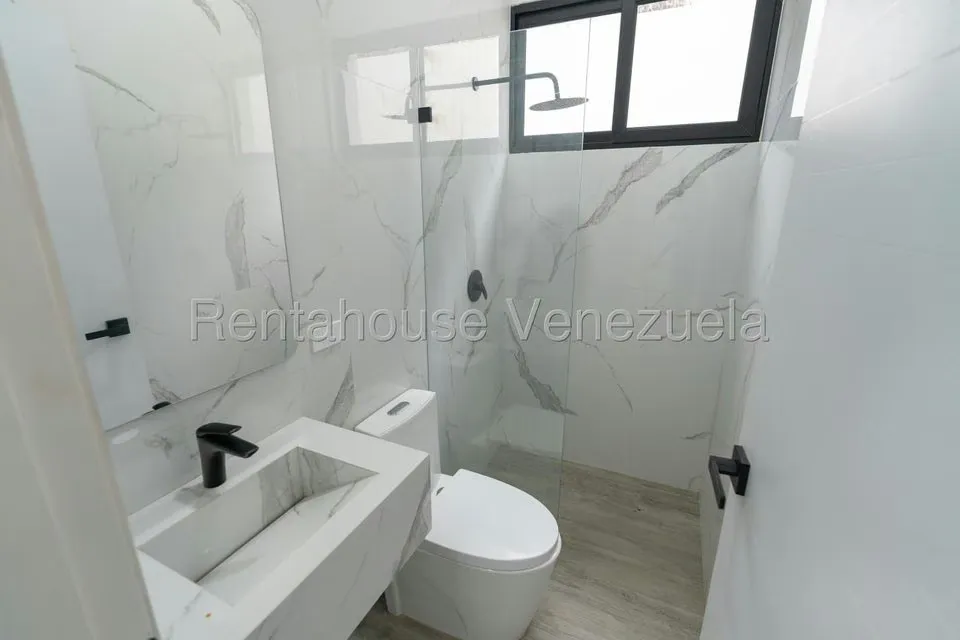 Casa (Duplex) en Venta en Country Club, Distrito Metropolitano - 69