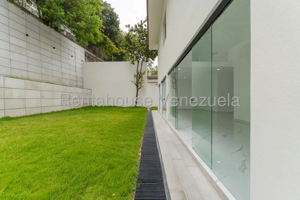 Casa (Duplex) en Venta en Country Club, Distrito Metropolitano - 77