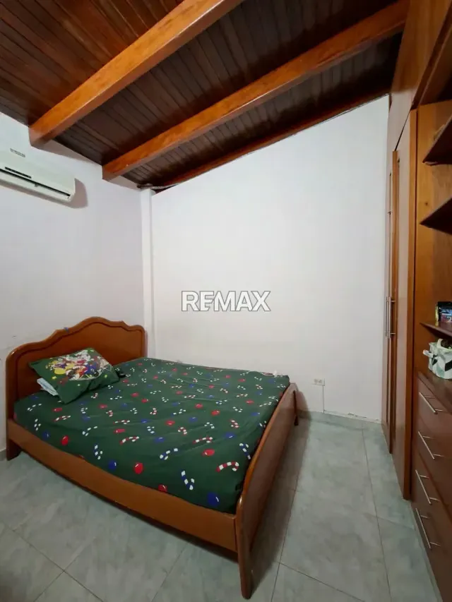 EN VENTA HERMOSA CASA EN EL VALLE - 8