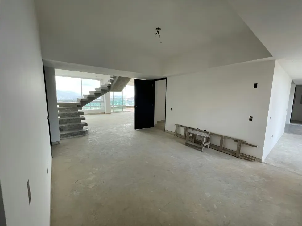 Se vende PH 636m2 4h+2s/3.5b+2s/6p Mirador de los Campitos 9431 - 6