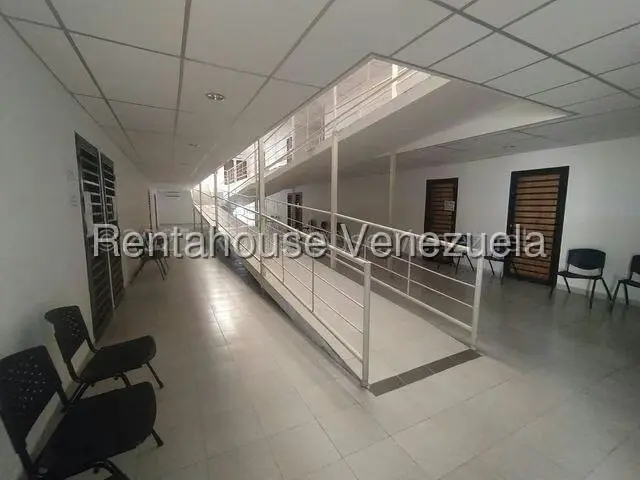 Comercial (Consultorio Medico) en Alquiler en Centro, Lara - 4