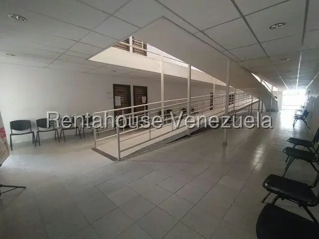 Comercial (Consultorio Medico) en Alquiler en Centro, Lara - 5