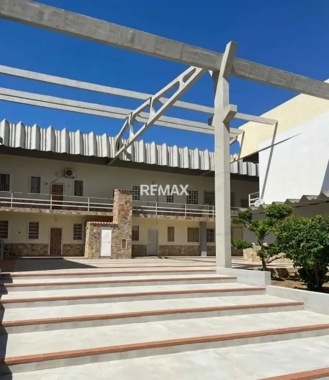 Apartamento Remodelado en Villamar Av Juan Bautista Arismendi