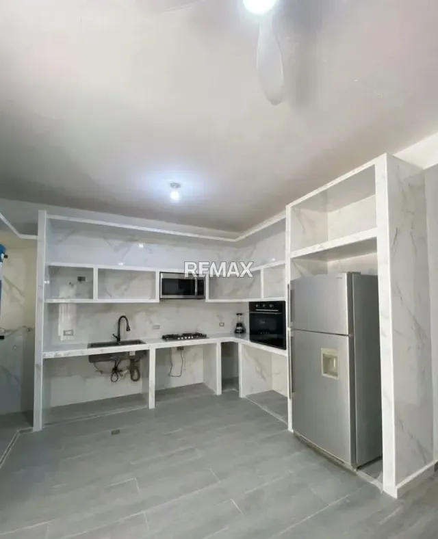 Apartamento Remodelado en Villamar Av Juan Bautista Arismendi - 3