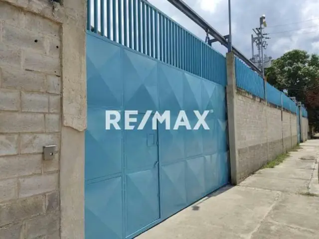 Venta de Galpón Industrial,Ubicado En La Victoria.