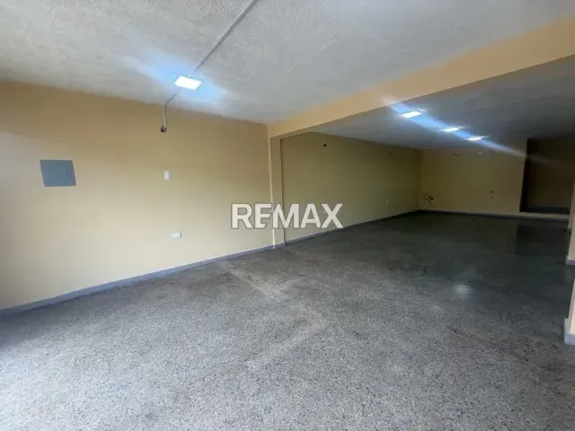 Local comercial en alquiler en la Urbanización San Francisco - 2