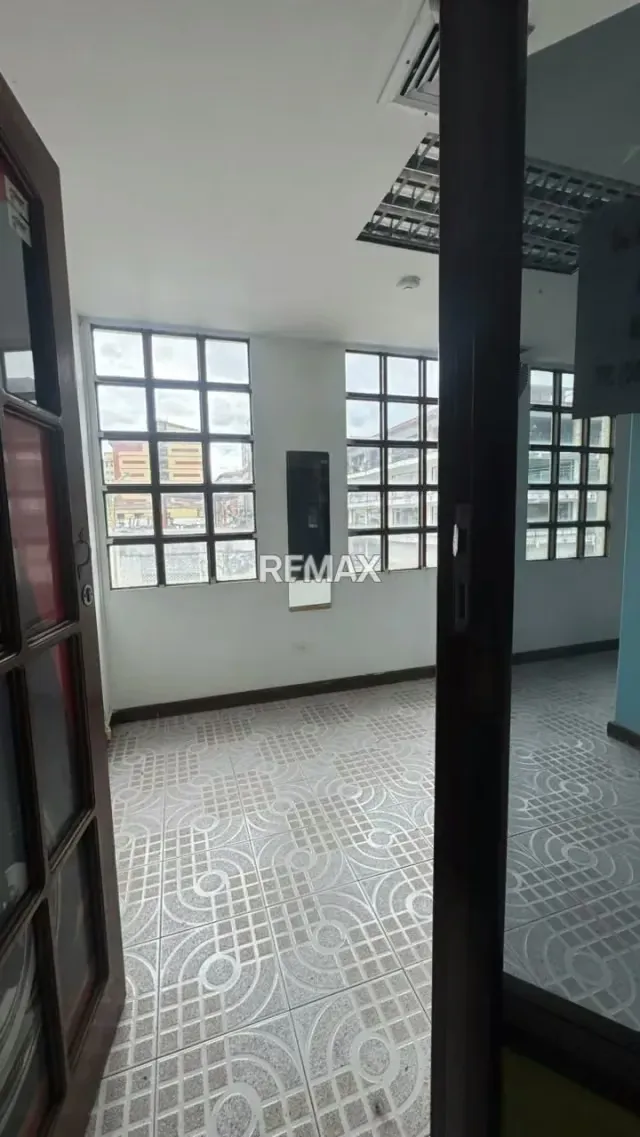 Local en Venta - 9