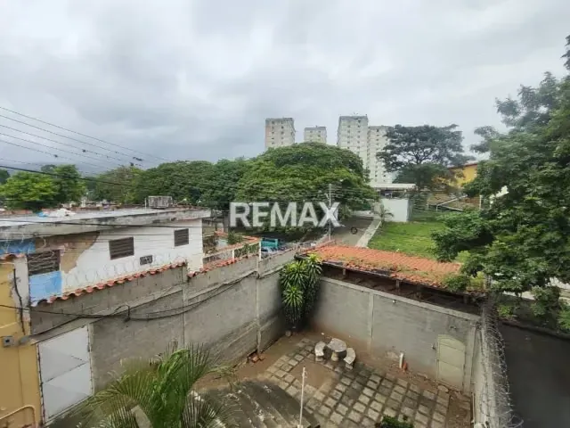 HERMOSA Y AMPLIA CASA QUINTA EN CENTRO DE CUA, CUA, EDO. MIRANDA - 10