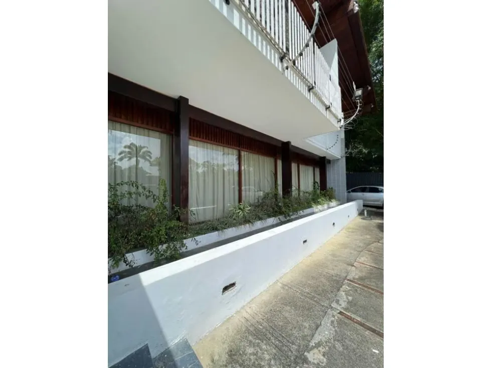 Se vende casa 1400 m2 10h/14b/8p Country Club 6658 - 2