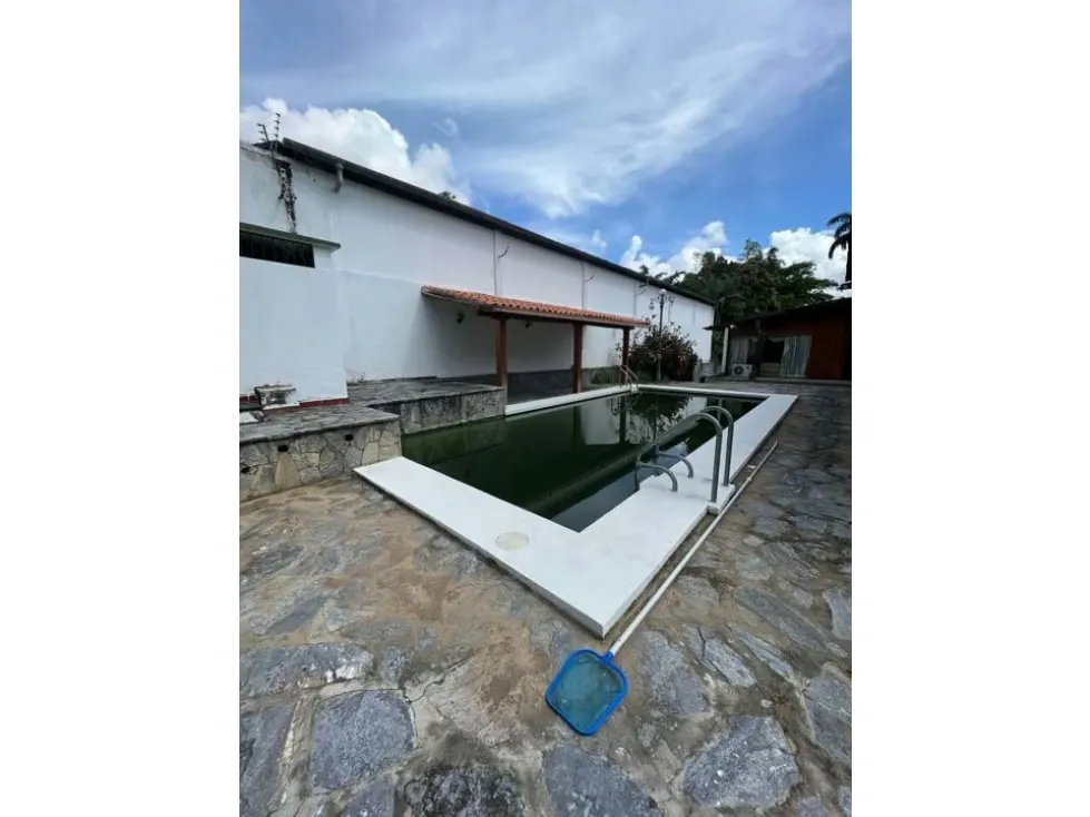 Se vende casa 1400 m2 10h/14b/8p Country Club 6658 - 4