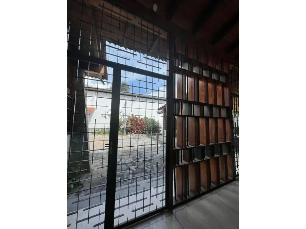 Se vende casa 1400 m2 10h/14b/8p Country Club 6658 - 6