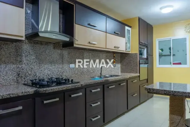 TOWNHOUSE EN VILLA MARACAIBO, ZONA OESTE - 3