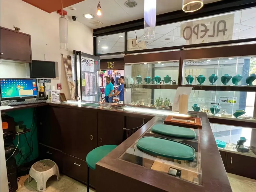 En Alquiler Local Comercial CC Multiplaza El Paraiso Libertador - - 6