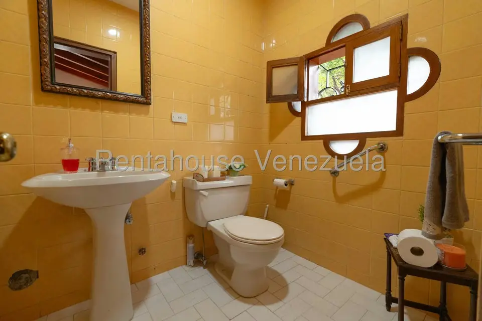 Casa (Colonial) en Venta en Country Club, Distrito Metropolitano - 14
