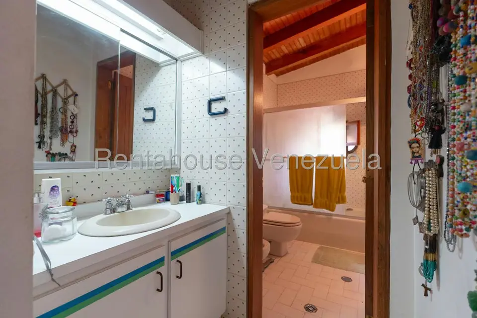 Casa (Colonial) en Venta en Country Club, Distrito Metropolitano - 31