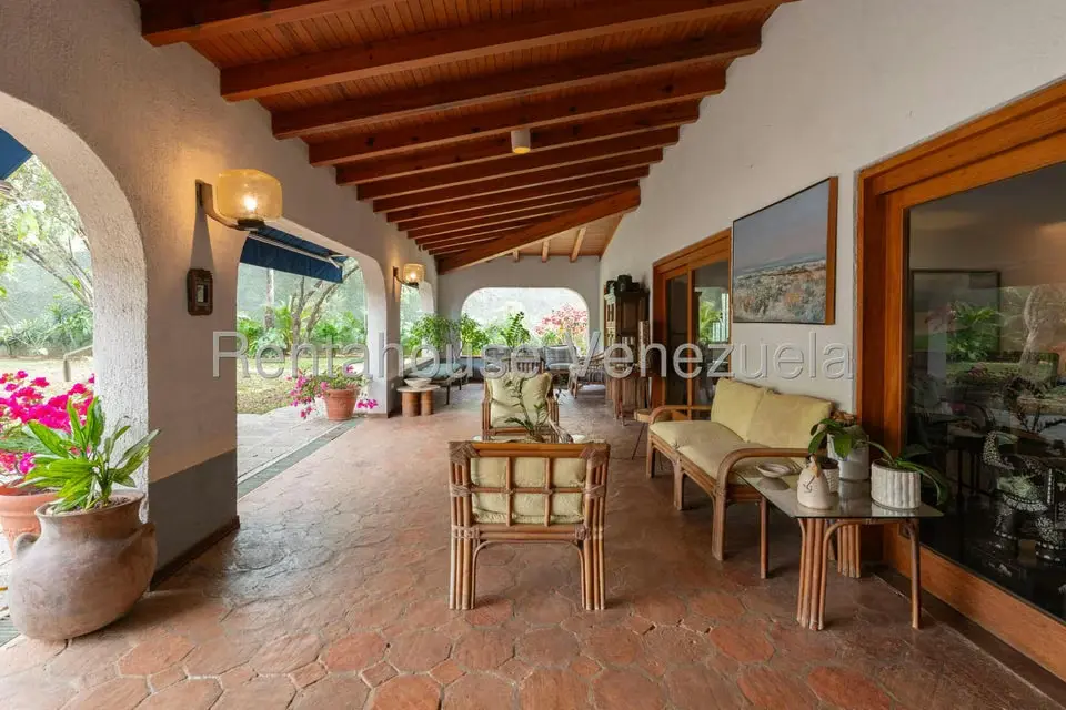 Casa (Colonial) en Venta en Country Club, Distrito Metropolitano - 37