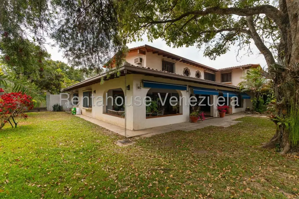 Casa (Colonial) en Venta en Country Club, Distrito Metropolitano - 43