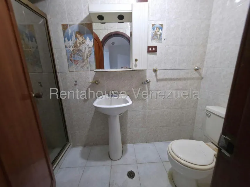 Apartamento (1 Nivel) en Alquiler en Centro, Portuguesa - 12