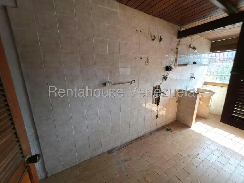 Apartamento (1 Nivel) en Alquiler en Centro, Portuguesa - 14