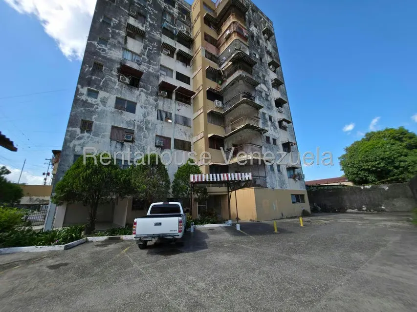 Apartamento (1 Nivel) en Alquiler en Centro, Portuguesa - 16